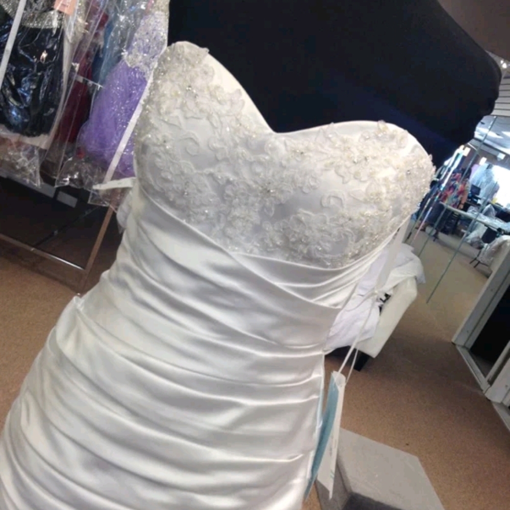 Alfred Angelo Disney Princess Tianna Wedding Dress size 10 NWT - Picture 3 of 9